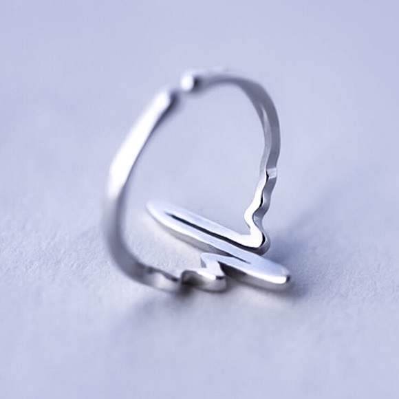 🔵𝟲𝟱%𝗢𝗙𝗙 𝗯𝘂𝗻𝗱𝗹𝗲𝘀 𝟯+🔵 NEW Silver ECG Charm Adjustable Ring - Picture 5 of 9